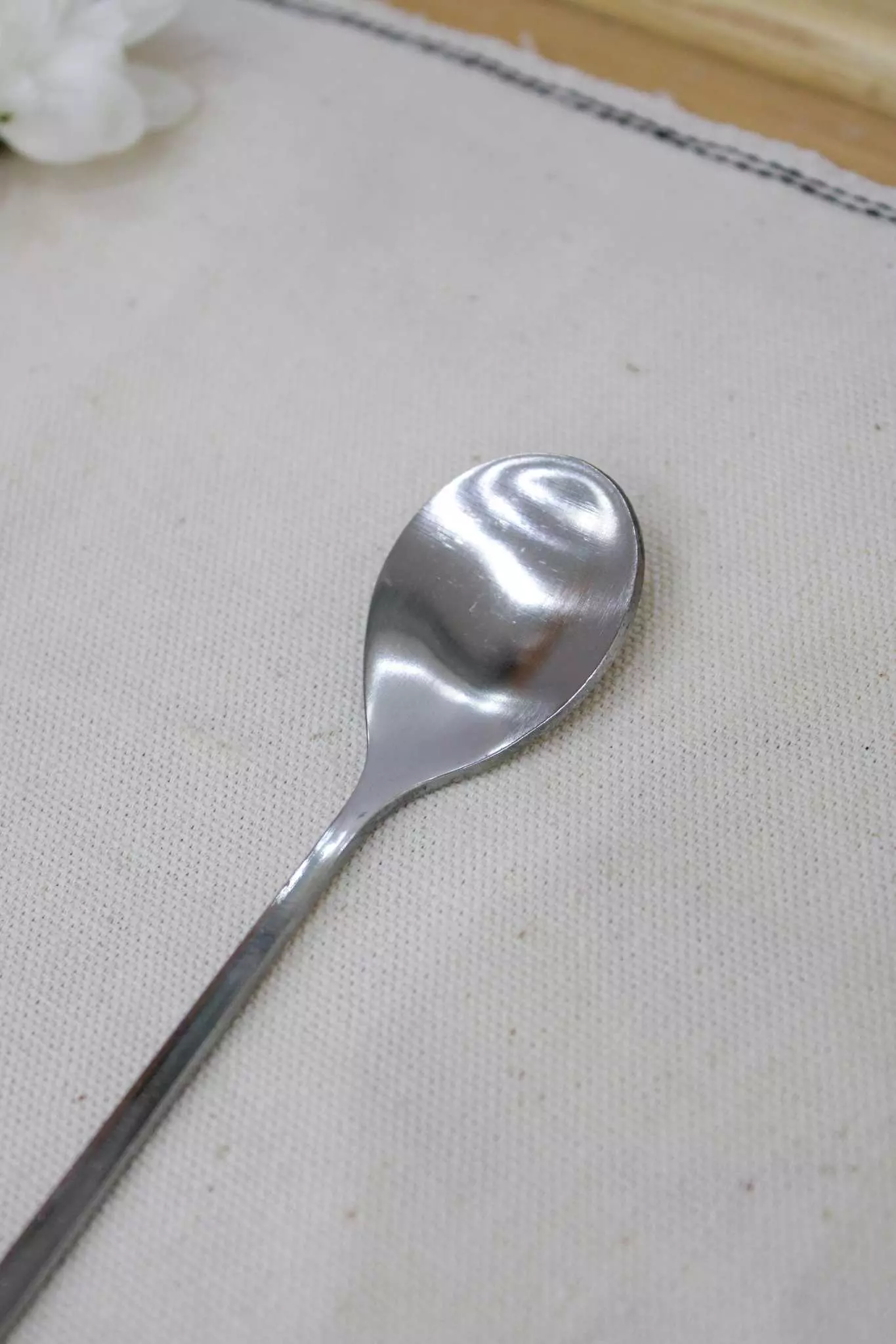 قاشق پارچ عدسی